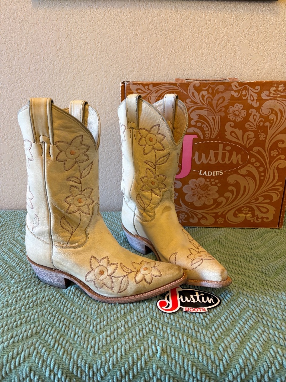 Justin Women’s Floral Embroidered Leather Cowboy Boots